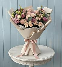 Букет цветов из:  Розы и Лизиантусы в Манжерок