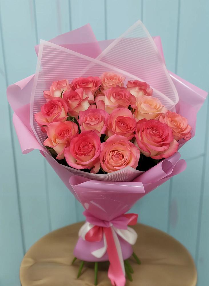 Букет 15 Розовых роз Равель в Манжерок