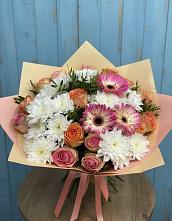 Букет цветов из:  Розы, Герберы и Хризантемы в Манжерок