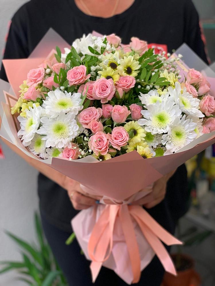 Букет цветов из: Розы и Хризантемы в Манжерок