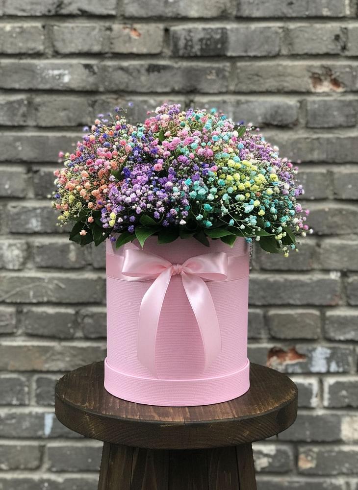 Цветочная композиция из Гипсофила и Розы в шляпной коробке в Манжерок