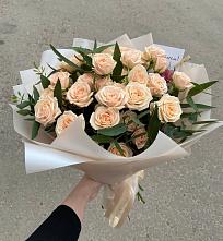 Букет Кремовые розы Латте в Манжерок