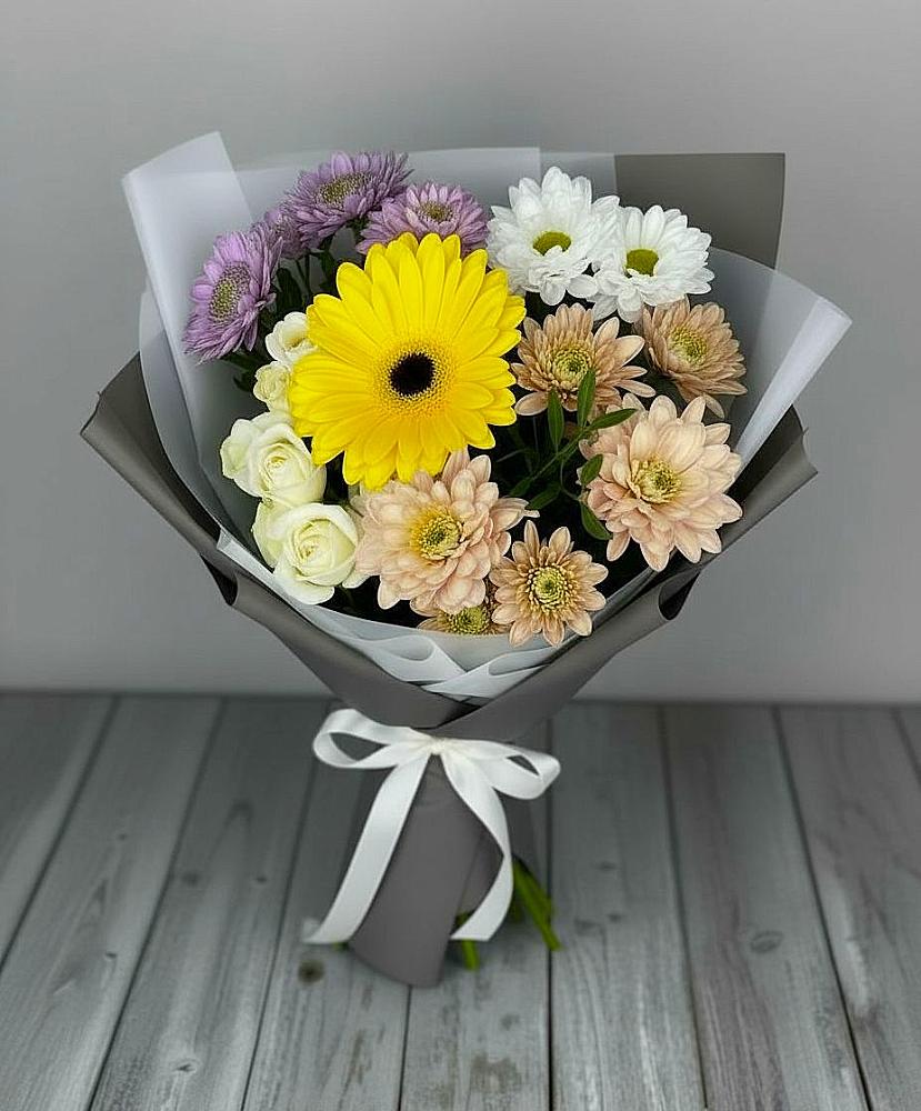 Букет цветов из: Розы, Герберы и Хризантемы в Манжерок