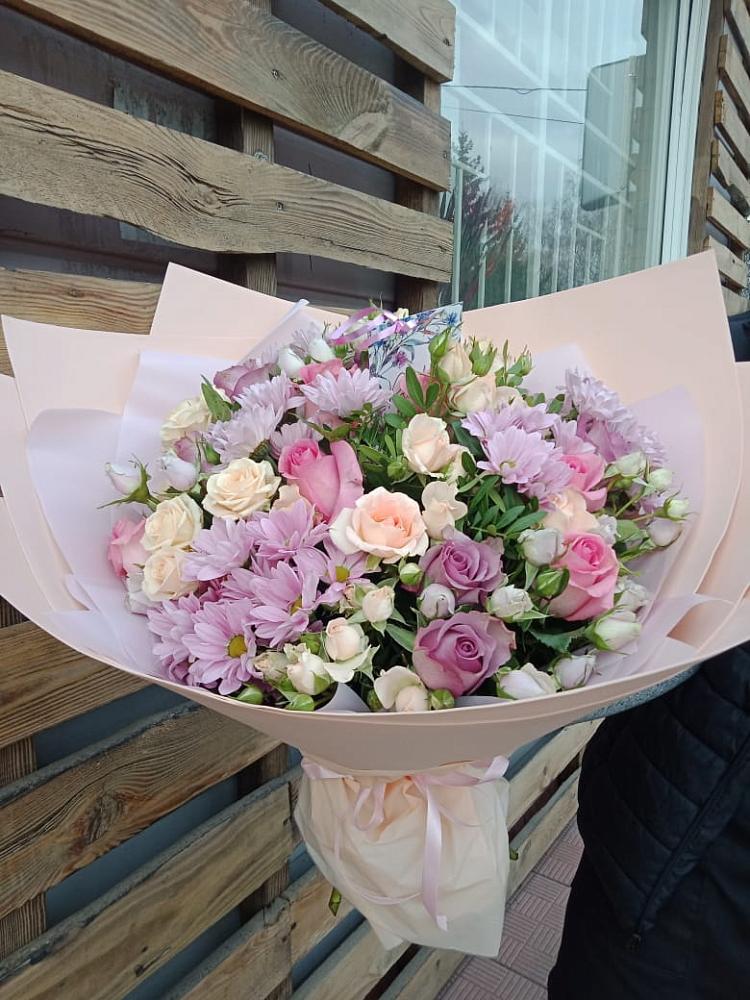 Букет цветов из: Розы и Хризантемы в Манжерок