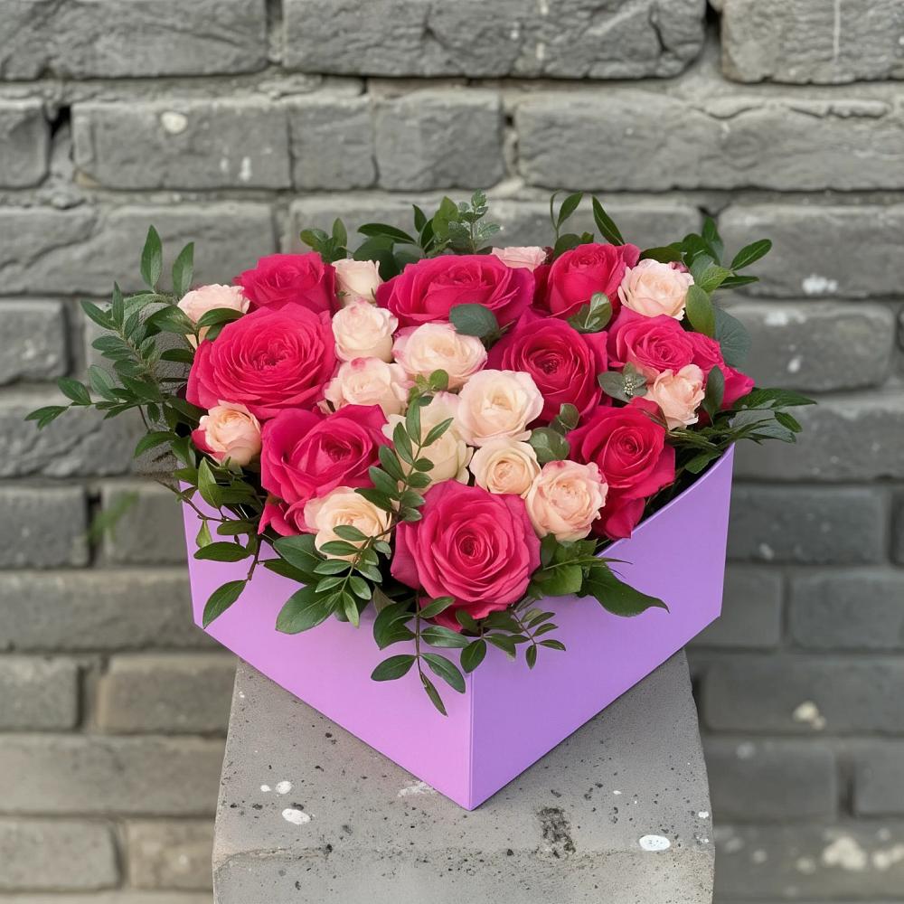 Цветочная композиция из Розы в коробке в Манжерок