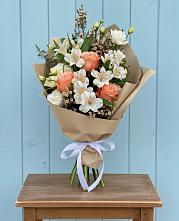 Букет цветов из:  Альстромерии, Лизиантусы, Розы и Хризантемы #REPLACE_PRED# Манжерок