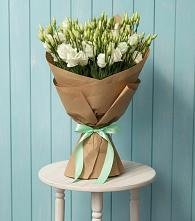 Букет цветов из:  Лизиантусы в Манжерок