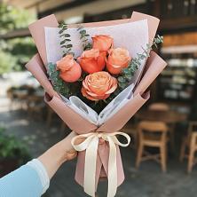 Букет цветов из:  Розы в Манжерок