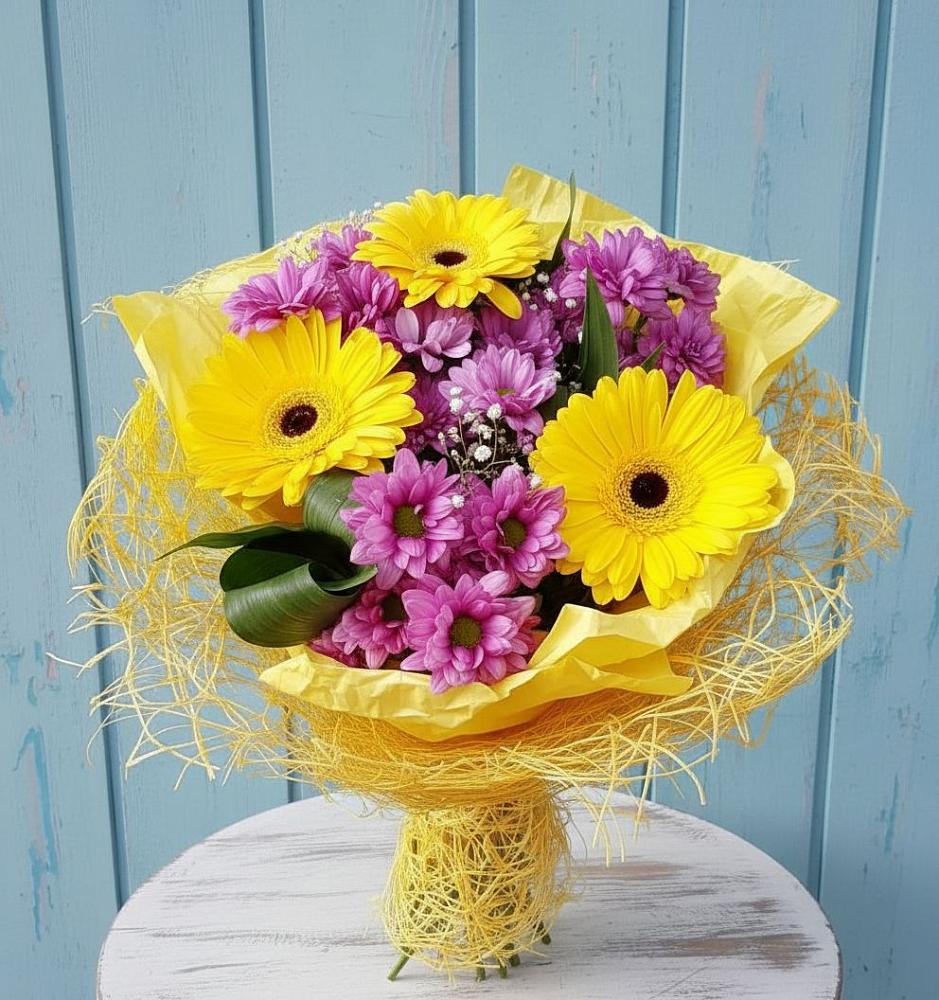 Букет цветов из: Хризантемы и Герберы в Манжерок