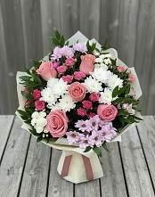 Букет цветов из:  Альстромерии, Гвоздики, Розы и Хризантемы в Манжерок