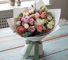 Букет цветов из:  Розы, Лизиантусы и Гвоздики в Манжерок