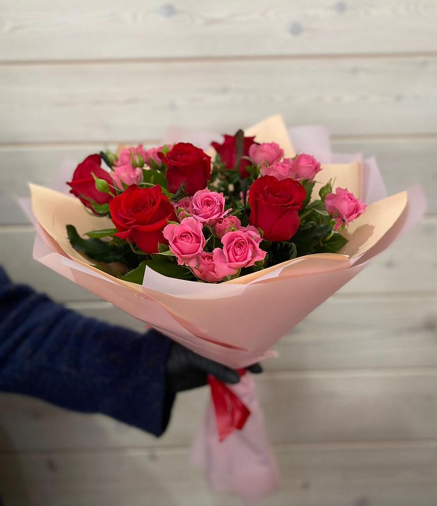 Букет цветов из: Розы в Манжерок