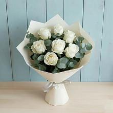 Букет Белые розы в Эвкалипте в Манжерок