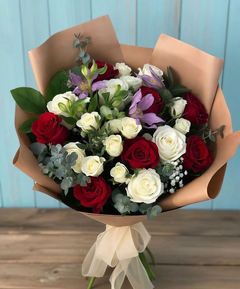 Букет цветов из: Розы и Альстромерии в Манжерок