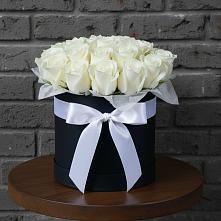 Цветочная композиция из Розы в шляпной коробке в Манжерок