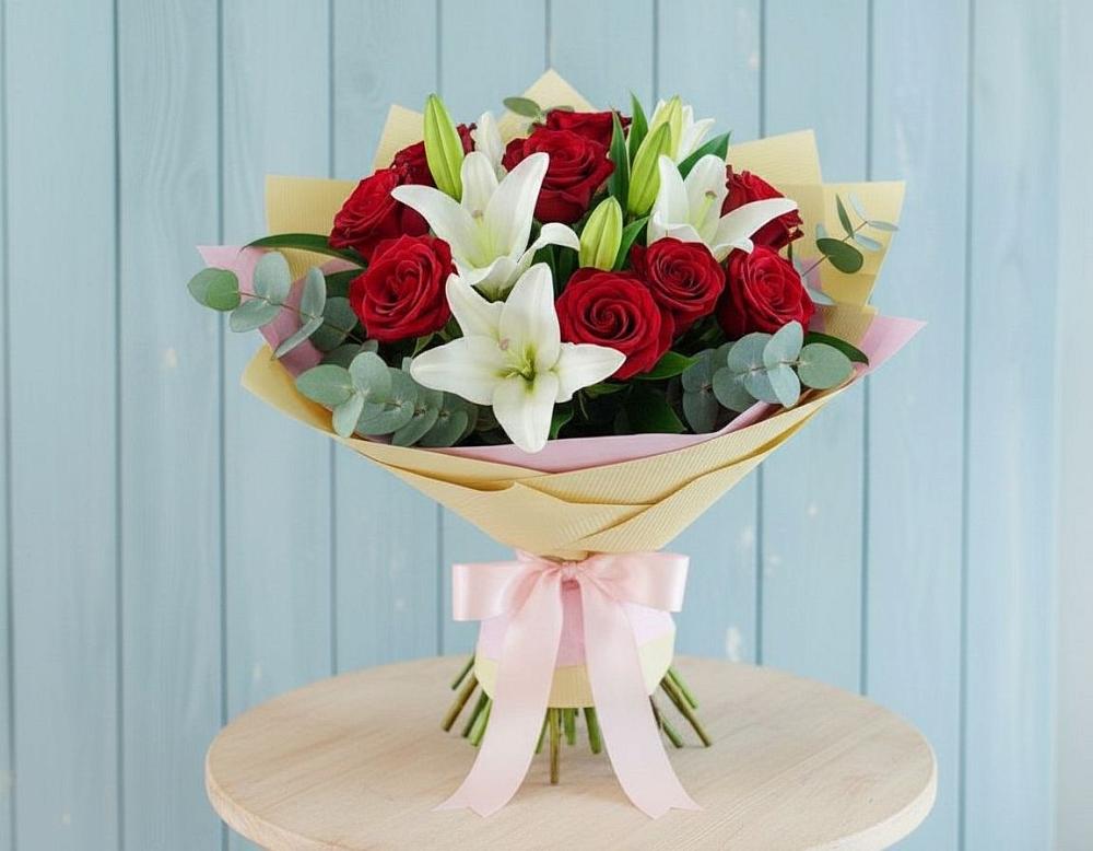 Букет цветов из: Лилии и Розы в Манжерок